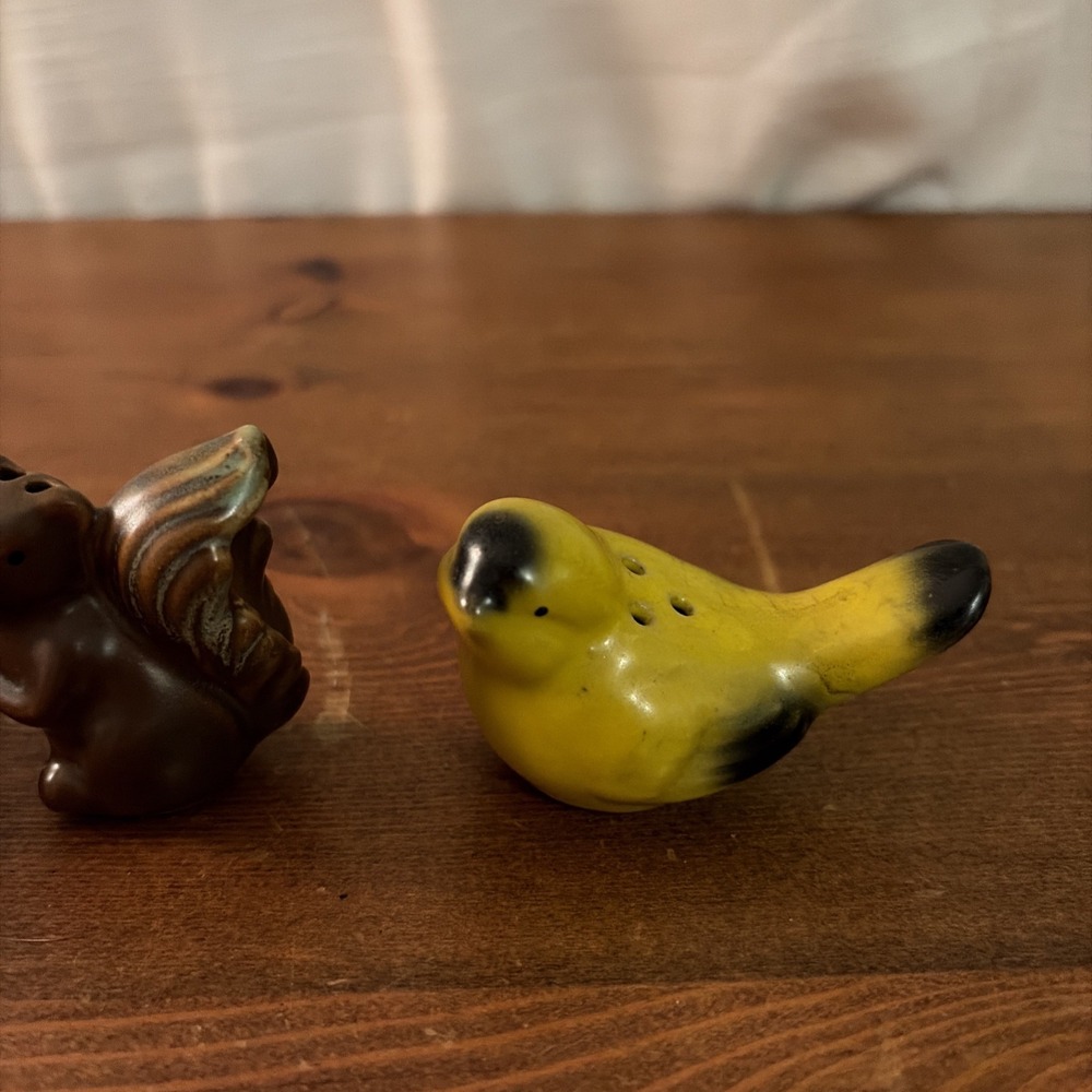 Lot of 6 Single Mismatched Salt/Pepper Shakers - Picture 7 of 7